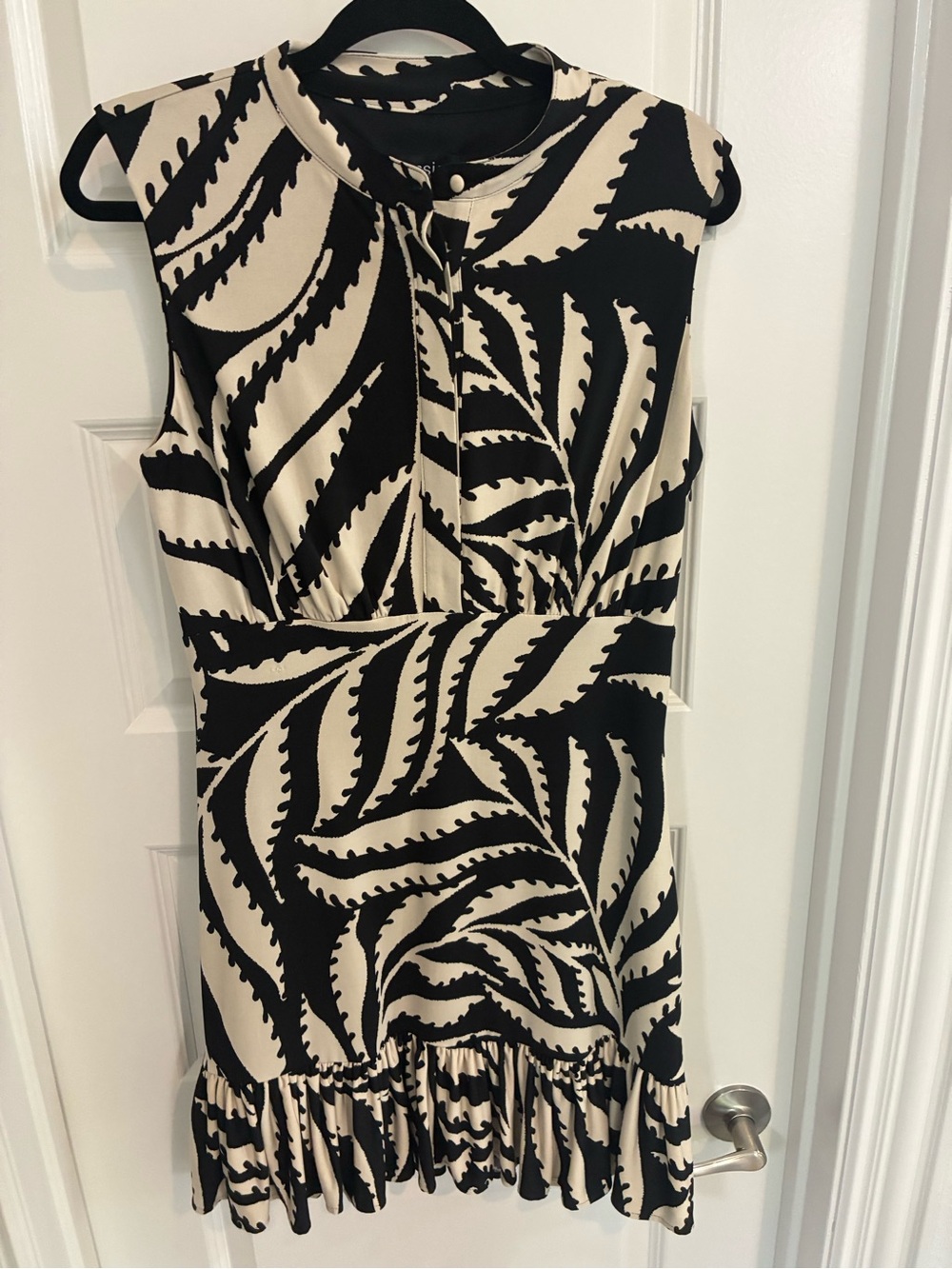 Kensie Black and Cream Sleeveless Printed Ruffle-Hem Mini Dress